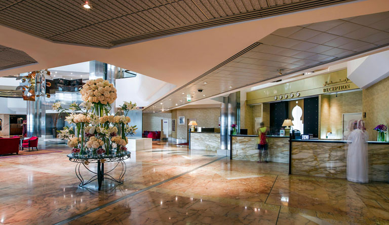 crowne-plaza-deira-reception